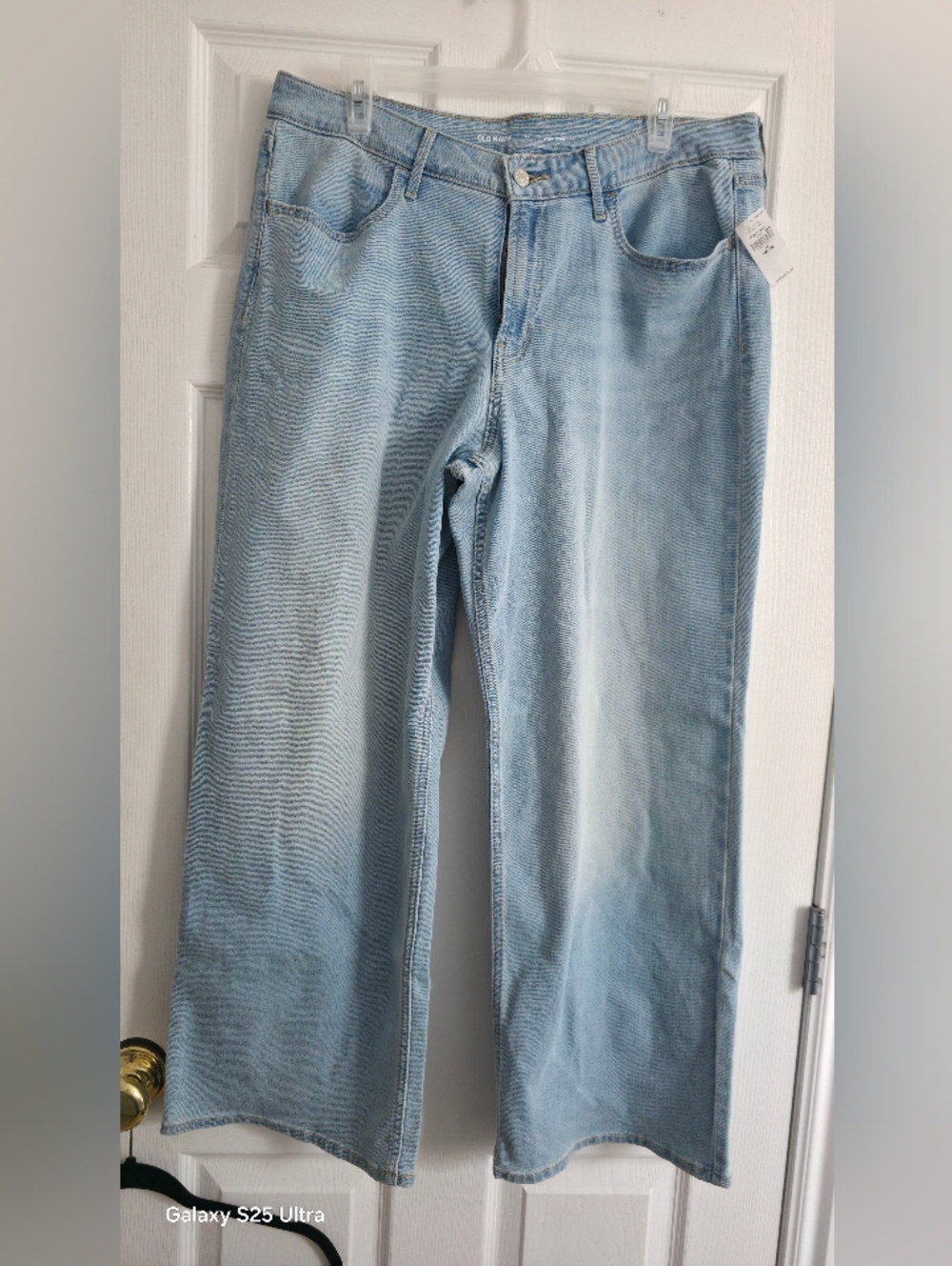 Womens Light Wash Straight Leg Jeans